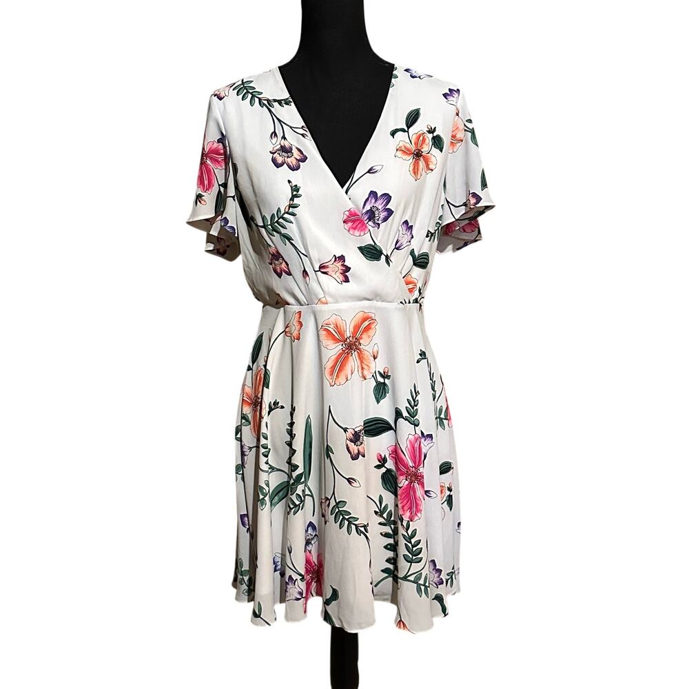 xpress White Floral V-Neck Wrap Short Sleeve Ruffle Mini Dress Size 10